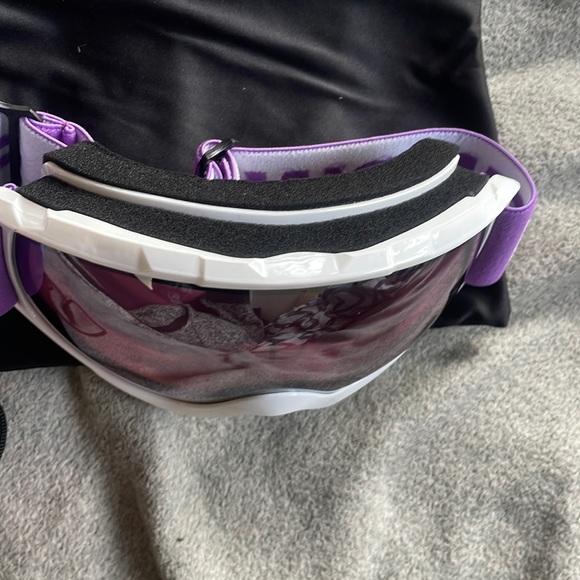 - PURPLE WOMAN’S SNOW MOBILE SKI SNOWBOARDING SNOW ACTIVITIES GOOGLES *NEW* - Picture 9 of 12